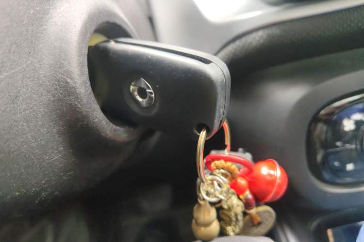 Used smart forfour 2016 1.0L 52 kW Passion Edition Vehicle Key