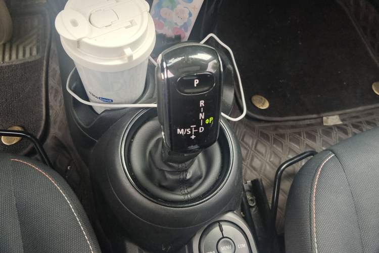 Used MINI 2018 1.5T ONE PLUS Gear Lever