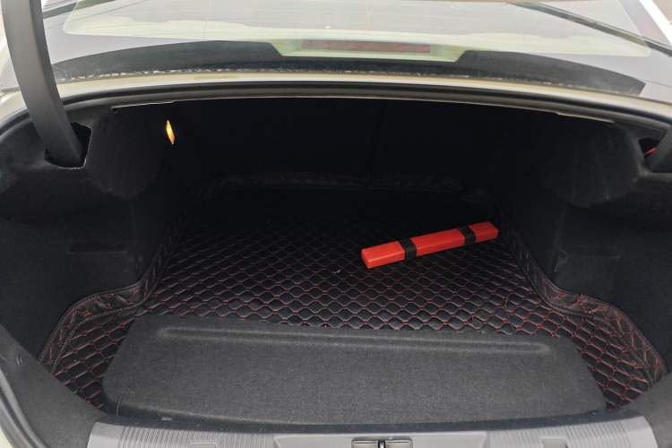 Used Citroen C4L 2015 1.8L Manual Leading Edition Trunk