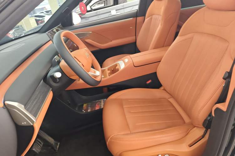 Used ONVO L60 2024 60 kWh All-Wheel Drive
