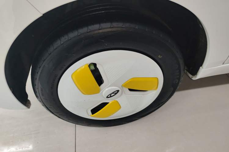 Used Chery QQ Ice Cream 2022 170km Sundae Phosphate Lithium-Ion Left Front Wheel Hub