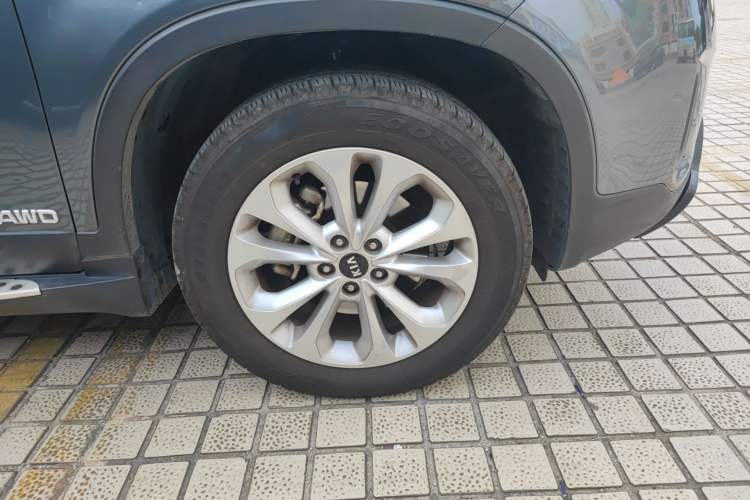 Used Kia Sorento 2013 2.4L 5-Seater Gasoline Luxury Version China IV Standard
