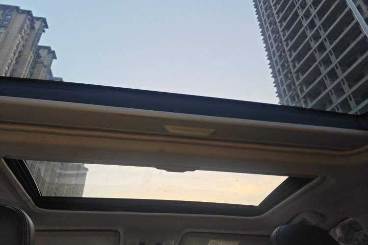 Used Toyota RAV4 2013 2.5L Automatic 4x4 Elite Edition Headliner