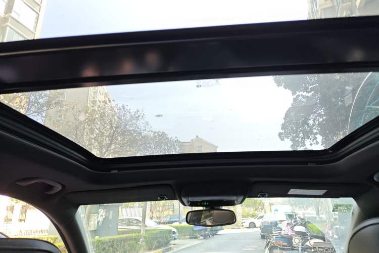 Used Cadillac XT4 2020 28T Two-Wheel-Drive Leading Version
