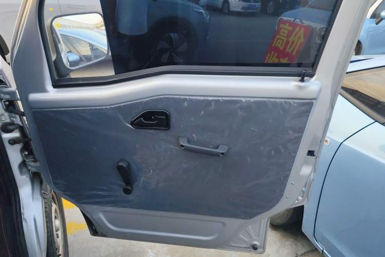 Used Wuling Zhiguang 2023 1.5L Practical Version 5/7 Seats