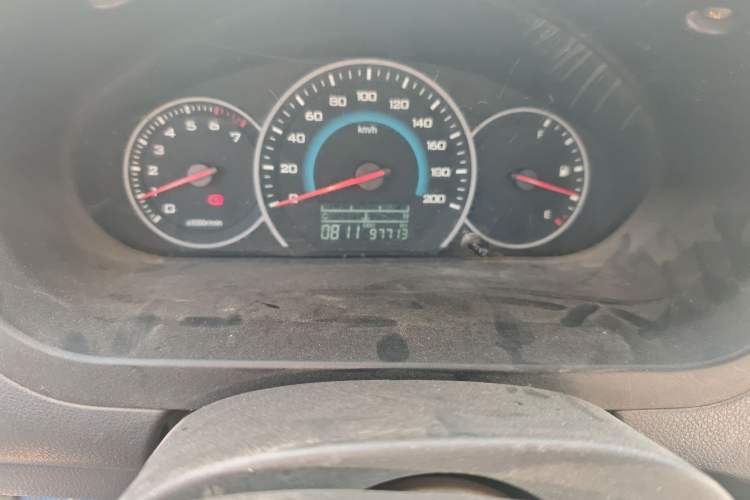 Used Wuling Rongguang V 2015 1.5L Base Version Odometer Close Up