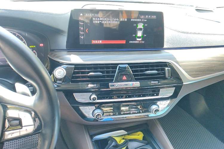 Used BMW 5 Series 2019 Facelifted 530Li Leading Edition Luxury Package
