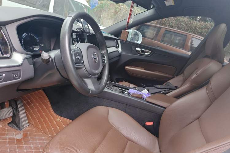 Used Volvo XC60 2021 T5 4x4 Smart Luxury Edition