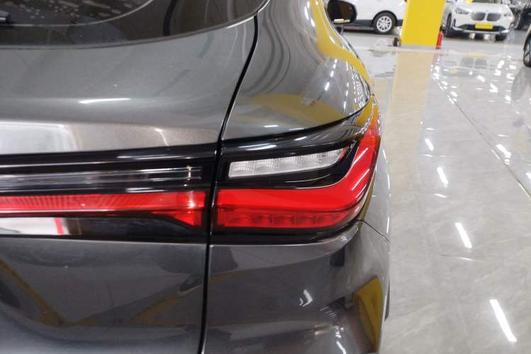 Used CHANGAN OSHAN X5 2021 1.5T DCT Luxury Edition Right Rear Taillight