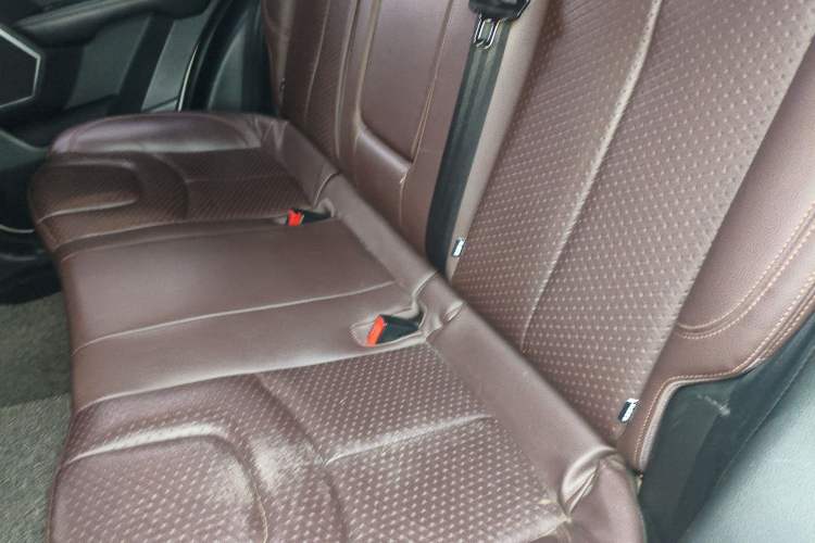 Used Land X7 2015 2.0T Panoramic Flagship Edition Left Rear Seat