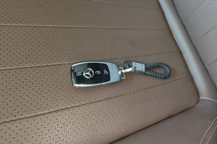 Used Mercedes-Benz E-Class 2018 Facelift E 300 L Luxury Edition
