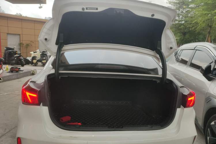 Used CHANGAN Eado 2020 PLUS Blue Whale NE 1.4T GDI DCT Prestige Model Trunk