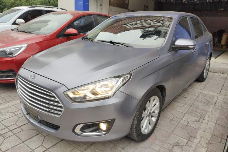 Used Ford Escort 2015 1.5L Manual Fashion Edition