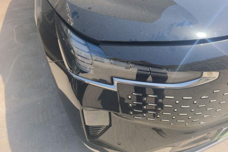 Used Volvo EM90 2025 Ultra Six-Seater