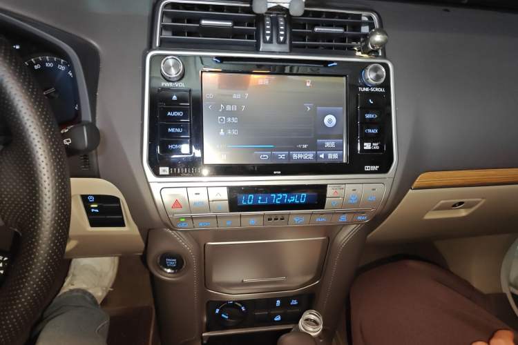 Used Toyota Prado 2018 3.5L Automatic TX-L NAVI Audio And AC Panel