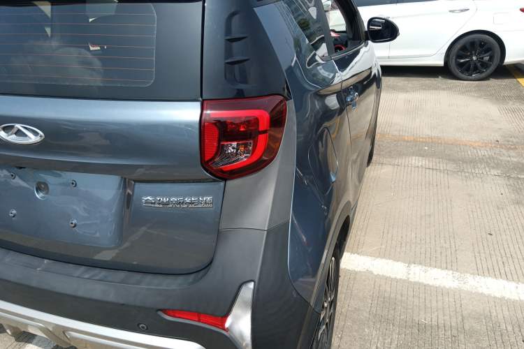 Used Chery QQ Little Ant 2022 Restyled Version Sweet Pink Edition Half-Sugar Version 30.6 kWh 30 kW 301 km Exterior 3