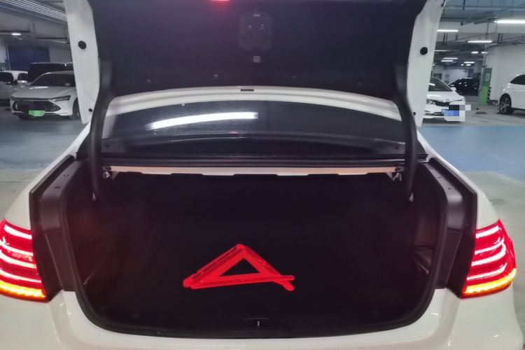 Used Mercedes-Benz E-Class 2015 E 260 L Sport Luxury Model Trunk