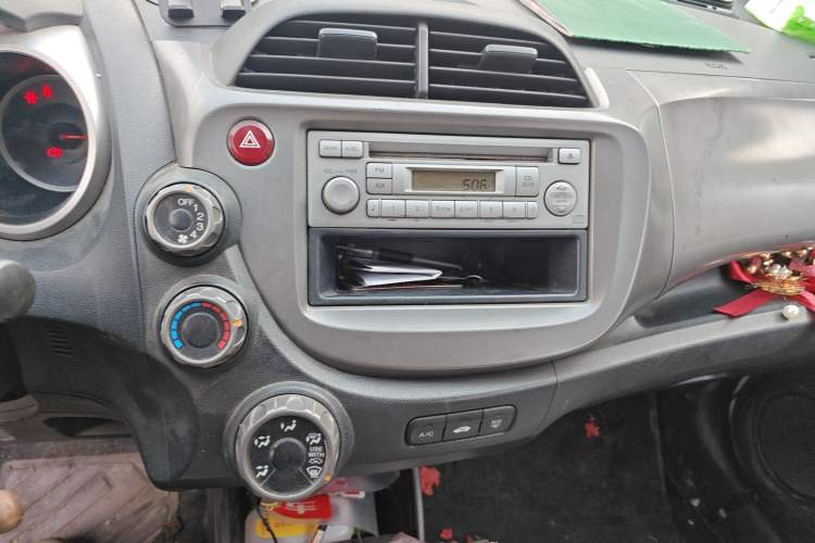 Used Honda Fit 2011 1.3L manual Comfort version
