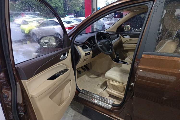 Used Baojun 730 2016 1.5L Manual Value Edition 7 Seats China V Emission Standard
