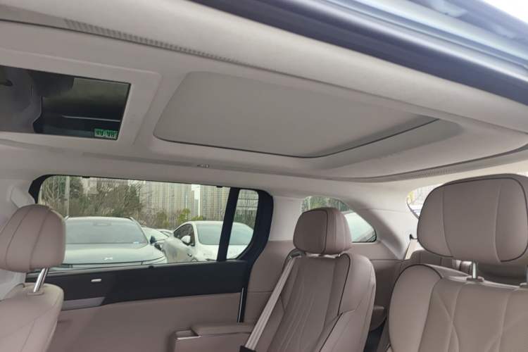 Used XPeng X9 2025 740 Ultra-Long Range Max