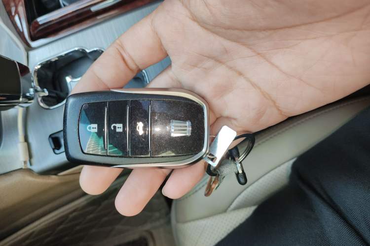 Used Toyota Crown 2012 2.5L Royal Navigation Edition Vehicle Key