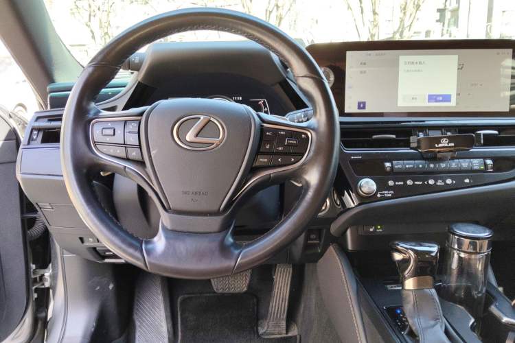 Used Lexus ES 2022 300h Excellence Edition
