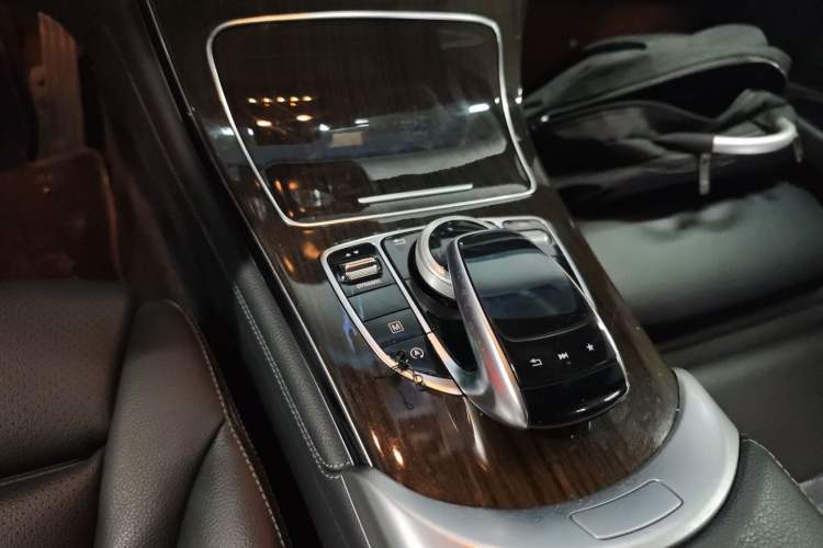 Used Mercedes-Benz GLC 2017 GLC 260 4MATIC Luxury Model