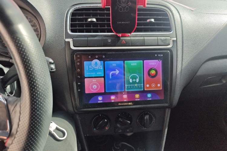 Used Volkswagen Polo 2013 1.6L Automatic Comfort Edition Audio And AC Panel