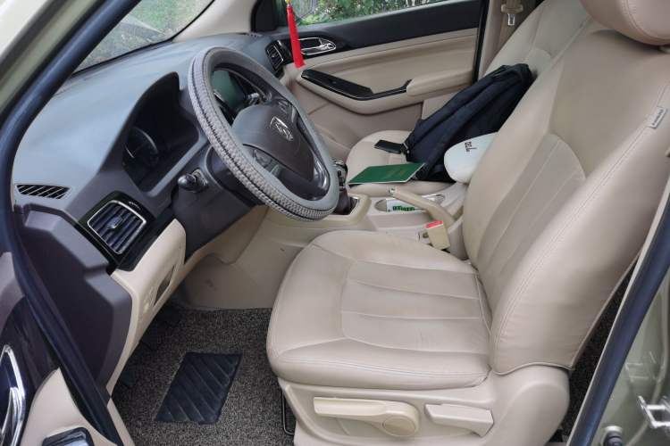 Used Baojun 730 2014 1.5L manual luxury trim 7 seats