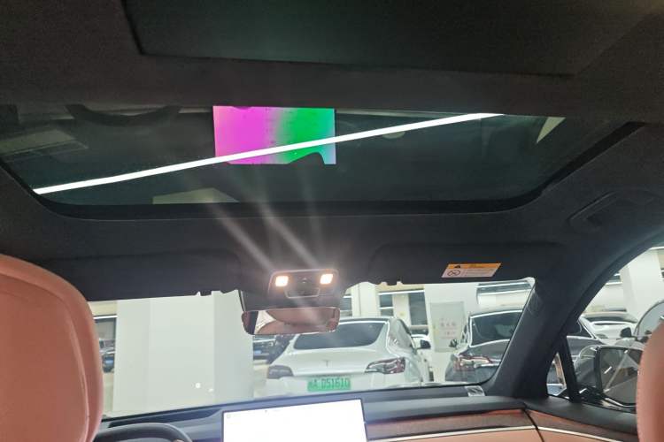 Used ONVO Luxeed L90 2025 Model—Max Six-Seater Version Headliner