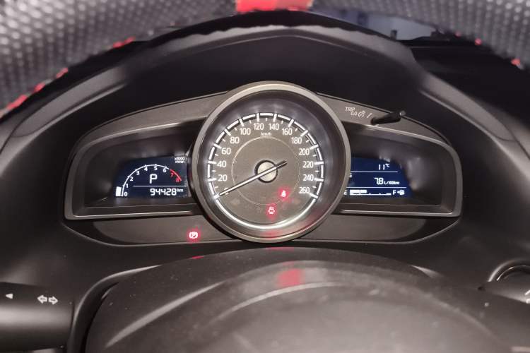 Used Mazda CX-4 2018 2.0L Automatic Two-Wheel Drive Blue Sky Dynamic Version China VI Standard Instrument Cluster