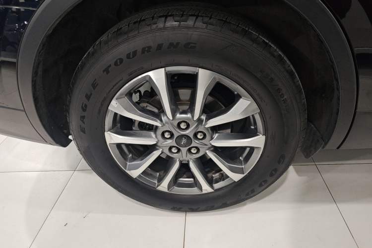 Used Ford Edge 2023 Ford Explorer L 2.0T EcoBoost Two-Wheel Drive 7-Seater Luxury Model