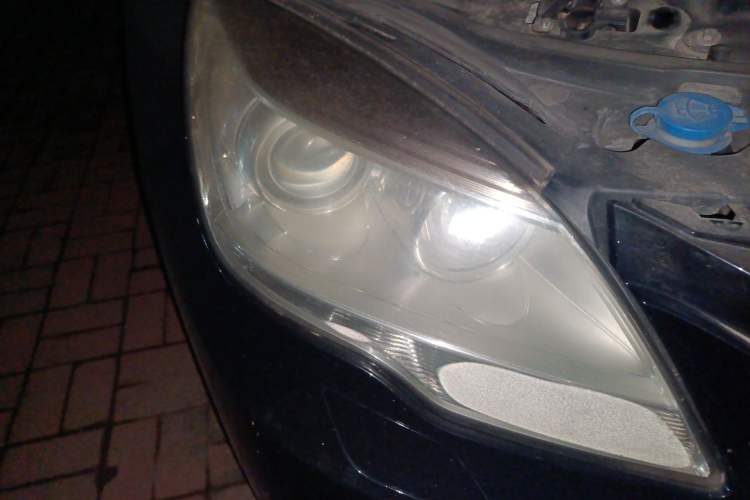 Used Mercedes-Benz R-Class 2014 R 400 4MATIC Business Model Right Front Headlight