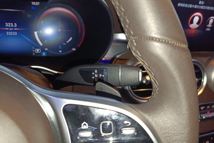 Used Mercedes-Benz GLC 2022 Facelift GLC 260 L 4MATIC Luxury Edition Gear Lever