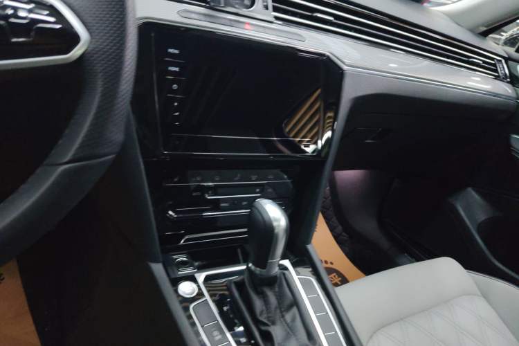 Used Volkswagen Magotan 2025 Zhongxiang Model 280TSI DSG Luxury Version
