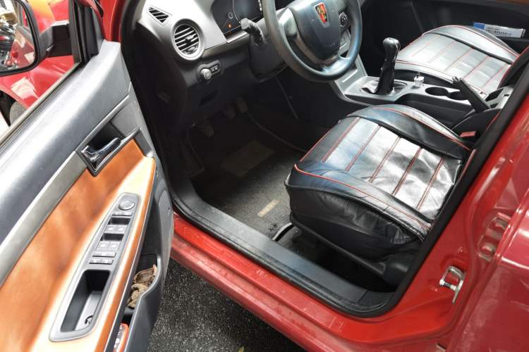 Used Roewe 350 2015 1.5L Manual Luxury Sunroof Edition