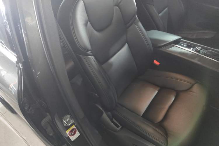 Used Volvo XC60 2018 T4 Zhiyi Edition