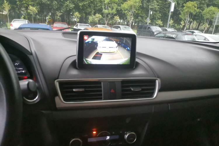 Used Mazda 3 Axela 2014 Sedan 1.5L Automatic Luxury Model Audio And AC Panel