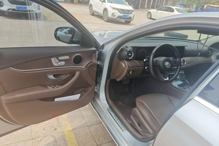 Used Mercedes-Benz E-Class 2016 E 300 L Stylish Model
