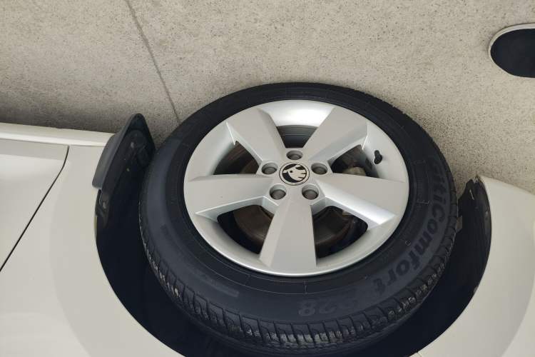 Used Skoda Rapid 2013 1.6L Manual Smart Selection Model