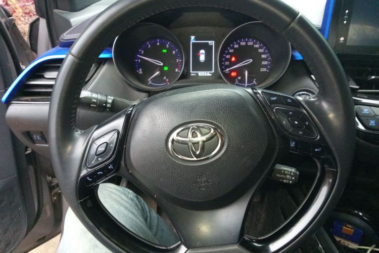 Used Toyota IZOA 2018 2.0L Yichi Version China VI Standard
