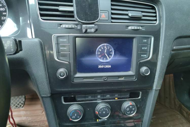 Used Volkswagen Golf 2017 1.6L Automatic Comfort Million-Vehicle Anniversary Edition
