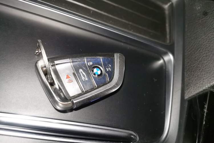 Used BMW 3 Series 2016 320Li Ambition Model
