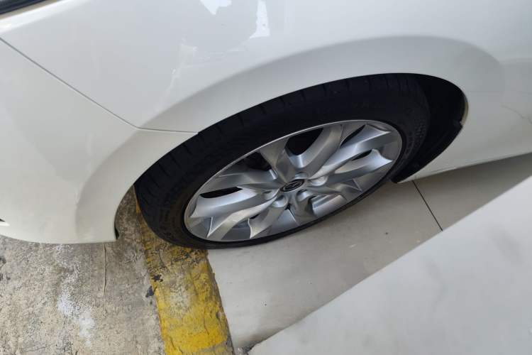 Used Mazda 3 Axela 2016 Sedan 2.0L Automatic Sport Model
