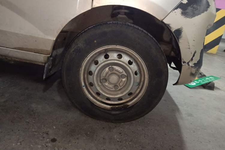 Used Wuling Rongguang 2020 1.2L S Base Model China VI Right Front Wheel Hub