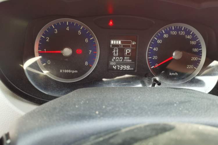 Used Venucia R50 2015 1.6L Automatic Fashion Edition
