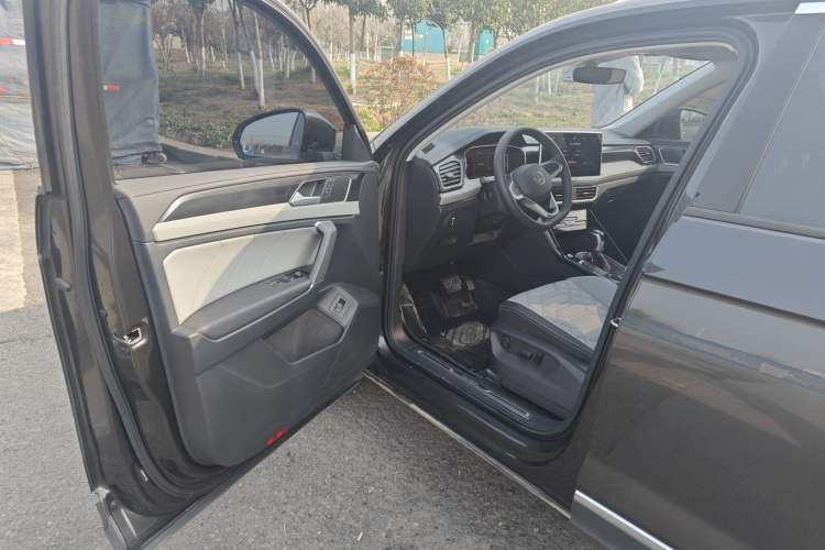 Used Volkswagen Tayron 2024 300TSI Two-Wheel-Drive Luxury Plus Advanced Version Driver Seat