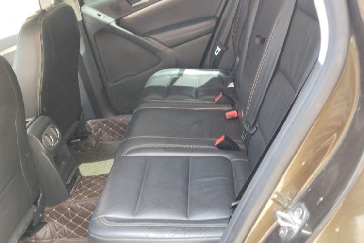 Used Volkswagen Tiguan 2016 300TSI Automatic Two-Wheel Drive Luxury Edition Left Rear Seat