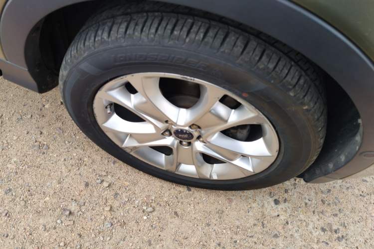 Used Ford Kuga 2013 2.0L GTDi Four-Wheel-Drive Sport Model Right Front Wheel Hub