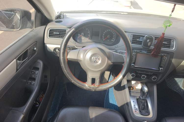 Used Volkswagen Sagitar 2012 1.6L Automatic Comfort Edition
